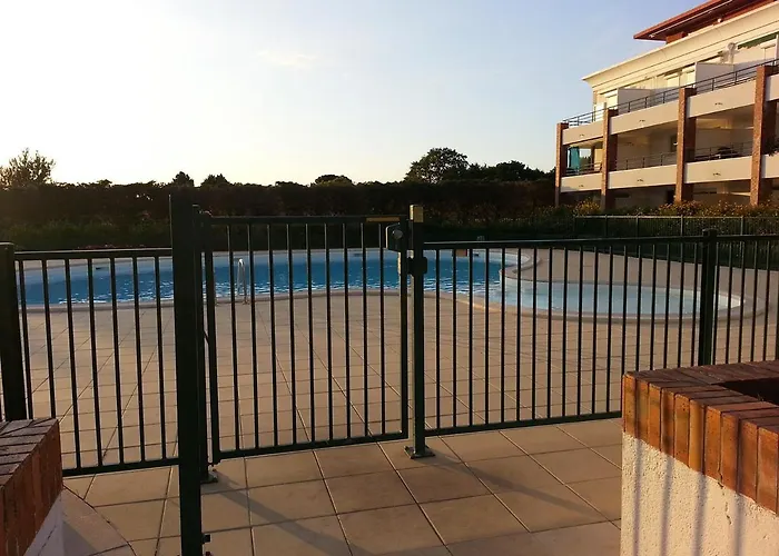 Maison Proche Golf Plage Et Piscine A Pornic